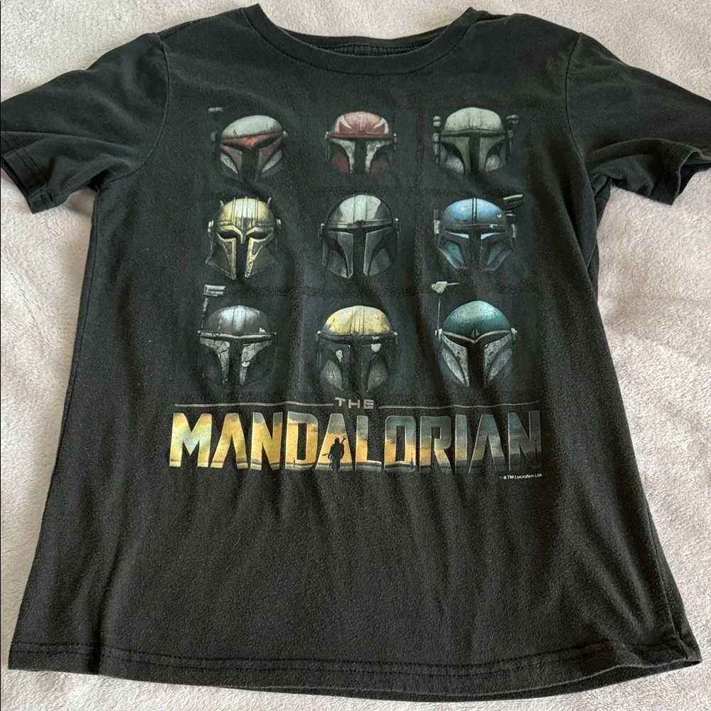 Star Wars Black Mandalorian Helmets Kids Tee - Picture 1 of 1